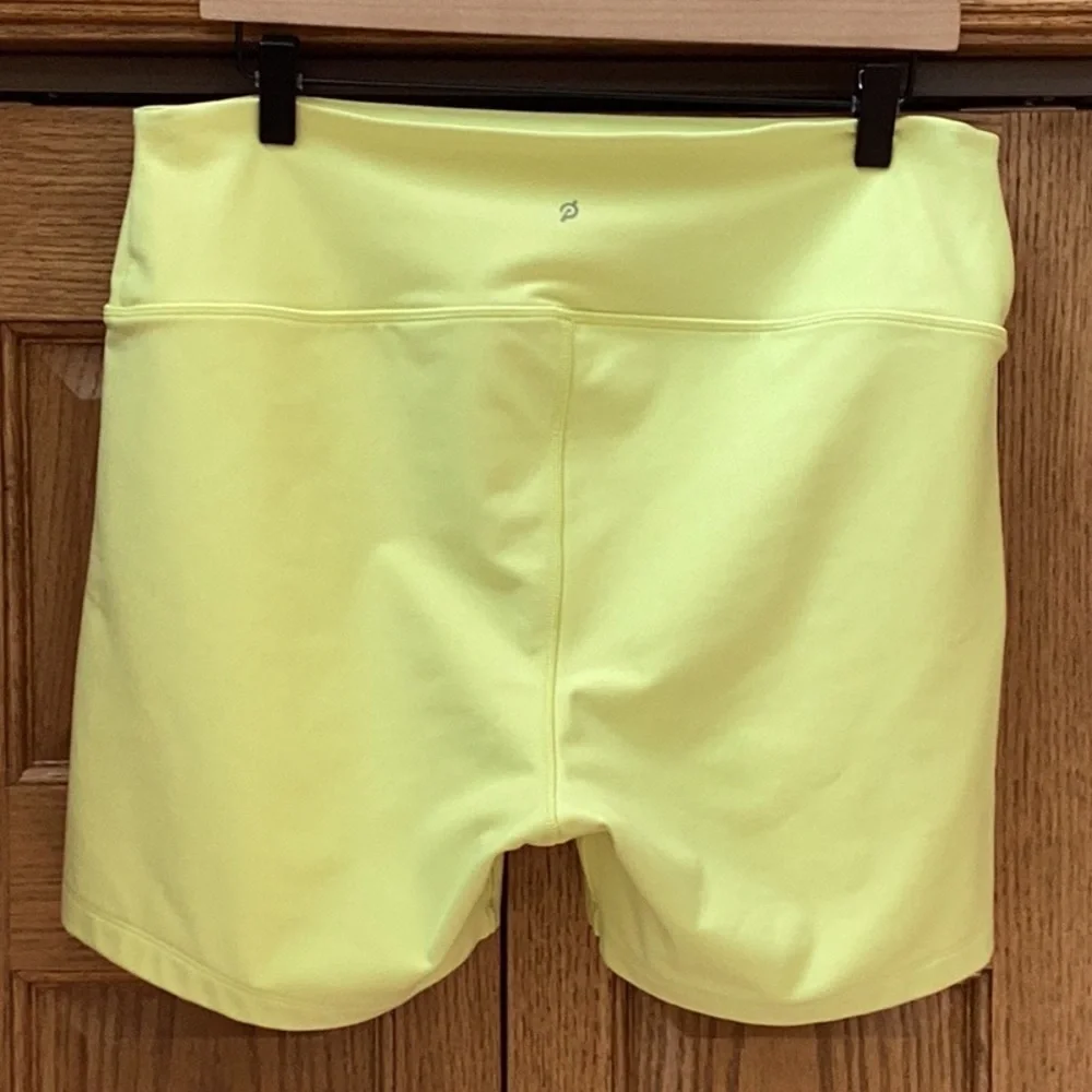 Peloton yellow Cadent 5 bike shorts. Women’s size 1X